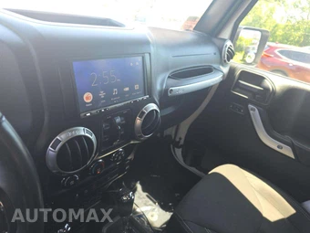 2017 Jeep Wrangler Unlimited Sahara - miniatura 9
