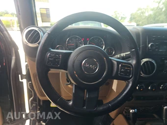 2017 Jeep Wrangler Unlimited Sahara - miniatura 10