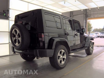 2017 Jeep Wrangler Unlimited Sahara - miniatura 4