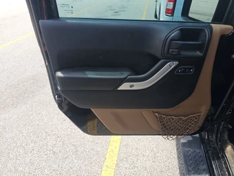 2017 Jeep Wrangler Unlimited Sahara - miniatura 9