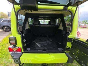 2017 Jeep Wrangler Unlimited Sahara - miniatura 14