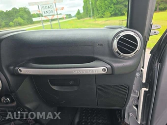 2017 Jeep Wrangler Unlimited Sahara - miniatura 16