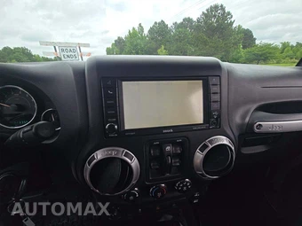 2017 Jeep Wrangler Unlimited Sahara - miniatura 18