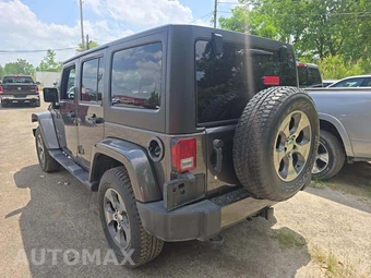 2017 Jeep Wrangler Unlimited Sahara - miniatura 2