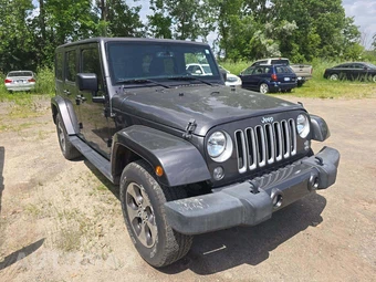 2017 Jeep Wrangler Unlimited Sahara - miniatura 4