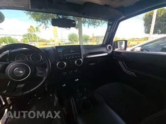 2017 Jeep Wrangler Unlimited Sahara - miniatura 10