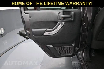 2017 Jeep Wrangler Unlimited Sahara - miniatura 32