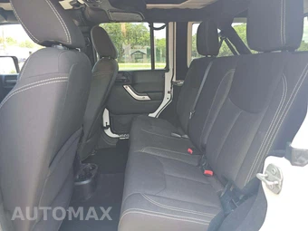 2017 Jeep Wrangler Unlimited Sahara - miniatura 10