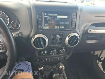 2017 Jeep Wrangler Unlimited Sahara - miniatura 7