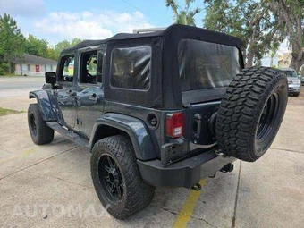 2017 Jeep Wrangler Unlimited Sahara - miniatura 2
