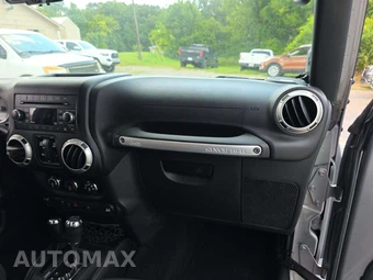 2017 Jeep Wrangler Unlimited Sahara - miniatura 16