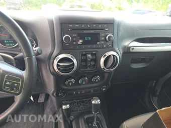 2017 Jeep Wrangler Unlimited Sahara - miniatura 7