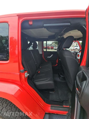 2017 Jeep Wrangler Unlimited Sahara - miniatura 13