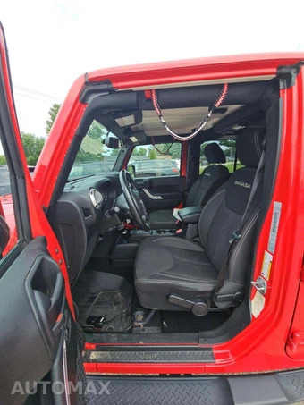 2017 Jeep Wrangler Unlimited Sahara - miniatura 3