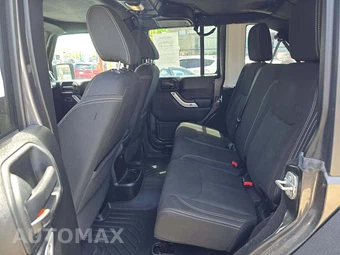 2017 Jeep Wrangler Unlimited Sahara - miniatura 13