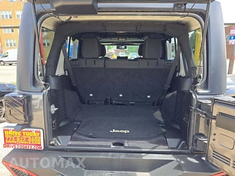 2017 Jeep Wrangler Unlimited Sahara - miniatura 14