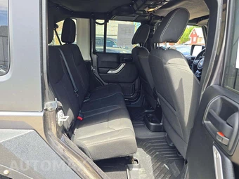 2017 Jeep Wrangler Unlimited Sahara - miniatura 16