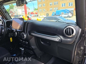 2017 Jeep Wrangler Unlimited Sahara - miniatura 19
