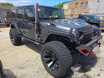 2017 Jeep Wrangler Unlimited Sahara - miniatura 4