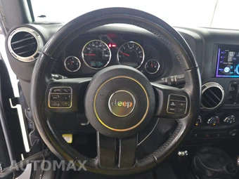 2017 Jeep Wrangler Unlimited Sahara - miniatura 10