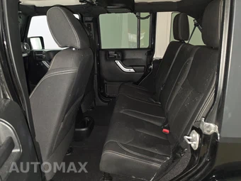 2017 Jeep Wrangler Unlimited Sahara - miniatura 13