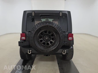 2017 Jeep Wrangler Unlimited Sahara - miniatura 5