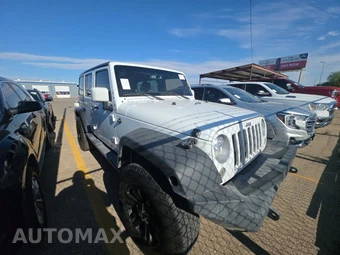 2017 Jeep Wrangler Unlimited Sahara - miniatura 3