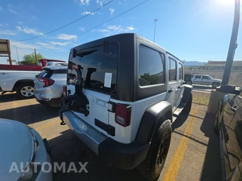2017 Jeep Wrangler Unlimited Sahara - miniatura 4