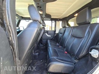 2017 Jeep Wrangler Unlimited Sahara - miniatura 13