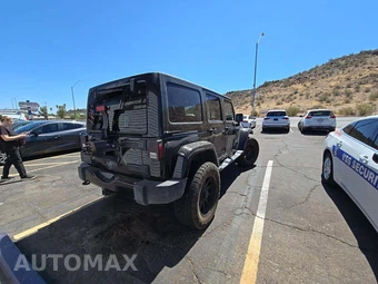 2017 Jeep Wrangler Unlimited Sahara - miniatura 3