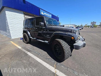 2017 Jeep Wrangler Unlimited Sahara - miniatura 4