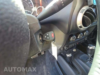 2017 Jeep Wrangler Unlimited Sahara - miniatura 8