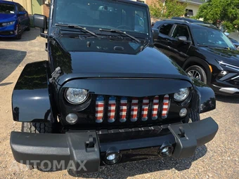2017 Jeep Wrangler Unlimited Sahara - miniatura 2