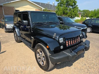 2017 Jeep Wrangler Unlimited Sahara - miniatura 3