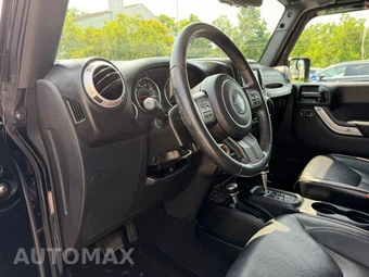2017 Jeep Wrangler Unlimited Sahara - miniatura 10
