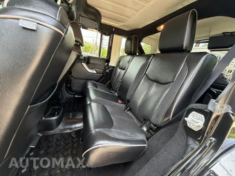 2017 Jeep Wrangler Unlimited Sahara - miniatura 16