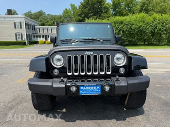 2017 Jeep Wrangler Unlimited Sahara - miniatura 2