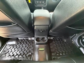 2017 Jeep Wrangler Unlimited Sahara - miniatura 29
