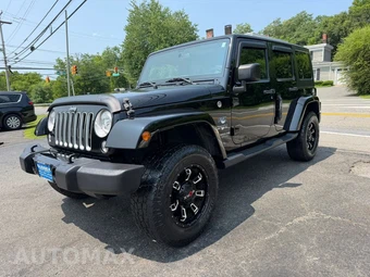 2017 Jeep Wrangler Unlimited Sahara - miniatura 3