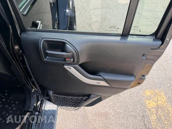 2017 Jeep Wrangler Unlimited Sahara - miniatura 35