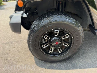 2017 Jeep Wrangler Unlimited Sahara - miniatura 9