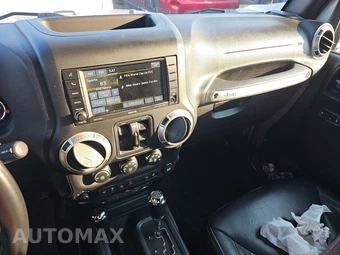 2017 Jeep Wrangler Unlimited Sahara - miniatura 11