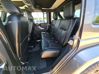 2017 Jeep Wrangler Unlimited Sahara - miniatura 10