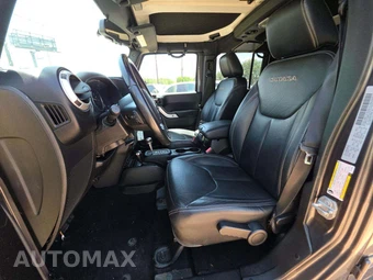 2017 Jeep Wrangler Unlimited Sahara - miniatura 3