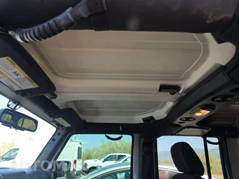 2017 Jeep Wrangler Unlimited Sahara - miniatura 14
