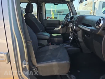 2017 Jeep Wrangler Unlimited Sahara - miniatura 8