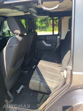 2017 Jeep Wrangler Unlimited Sahara - miniatura 9