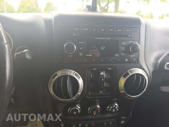 2017 Jeep Wrangler Unlimited Sahara - miniatura 10