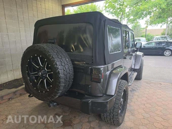 2017 Jeep Wrangler Unlimited Sahara - miniatura 3