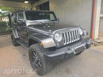 2017 Jeep Wrangler Unlimited Sahara - miniatura 4